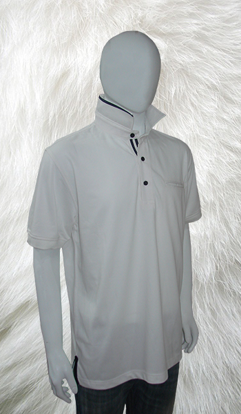 Polo shirt in white colour with classic pocket
